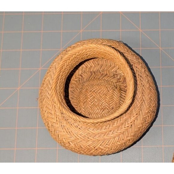 Handwoven Tarahumara Pine Needle Basket 6" Wide x 3" Tall - Picture 2 of 7